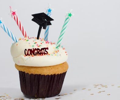 grad-cupcake-2023